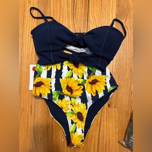 Navy Knotted Cutout Reversible Bikini - Picture 3 of 11